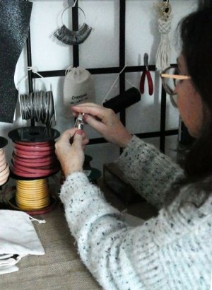 atelier fabrication bijoux en cuir