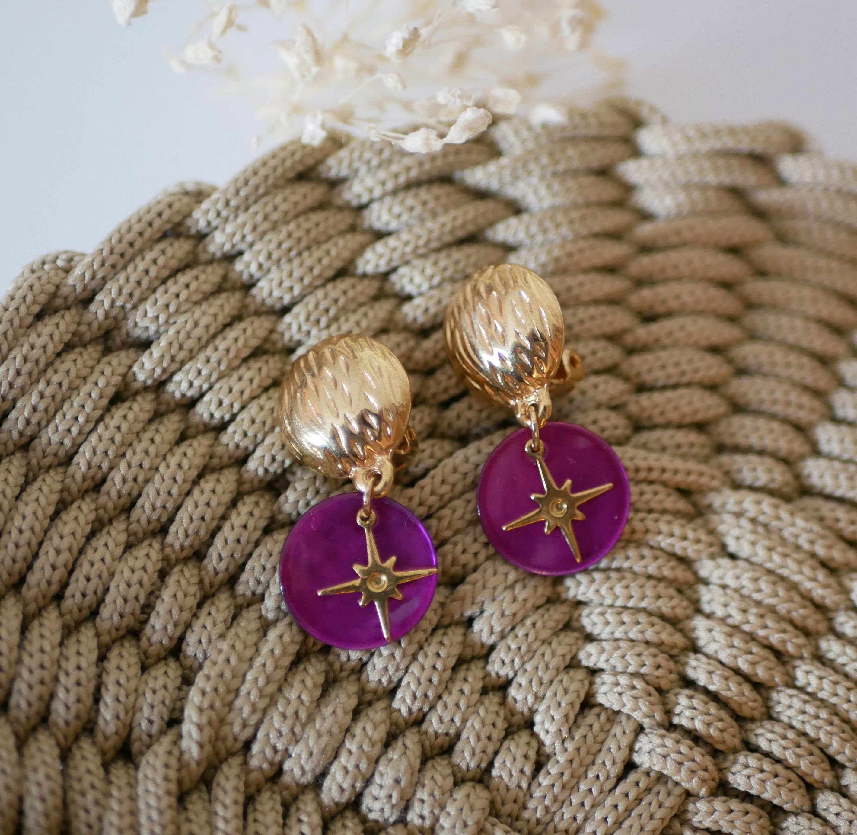 Boucles d'oreilles Clips fuchsia de la collection "Les nacr&eacute;es" 