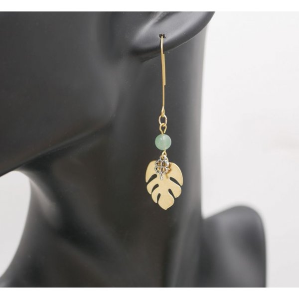 Boucles d'oreilles laiton brut feuilles monstera et tr&egrave;fle