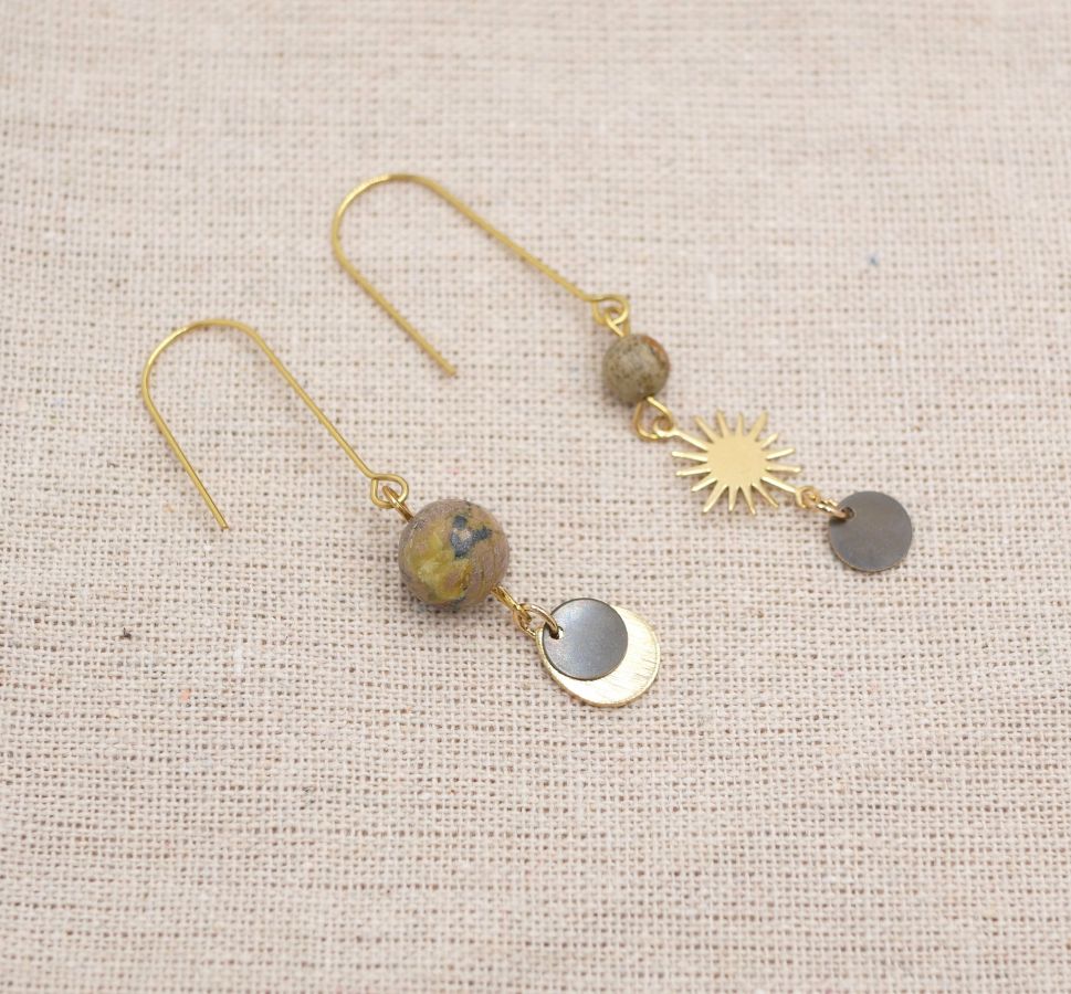 Boucles d'oreilles laiton brut Soleil et pierres