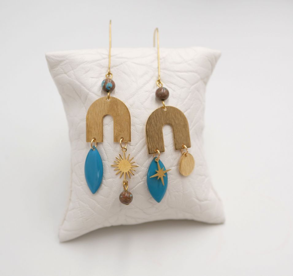 Boucles d'oreilles Pont et pierre en laiton brut et sequin turquoise