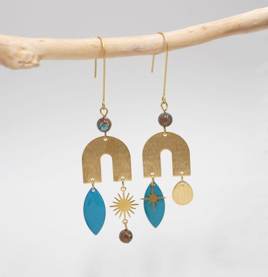 Boucles d'oreilles Pont et pierre en laiton brut et sequin turquoise