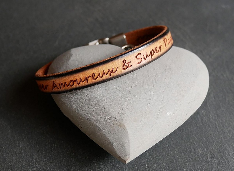 Bracelet cuir beige Homme &agrave; message grav&eacute; &agrave; personnaliser 