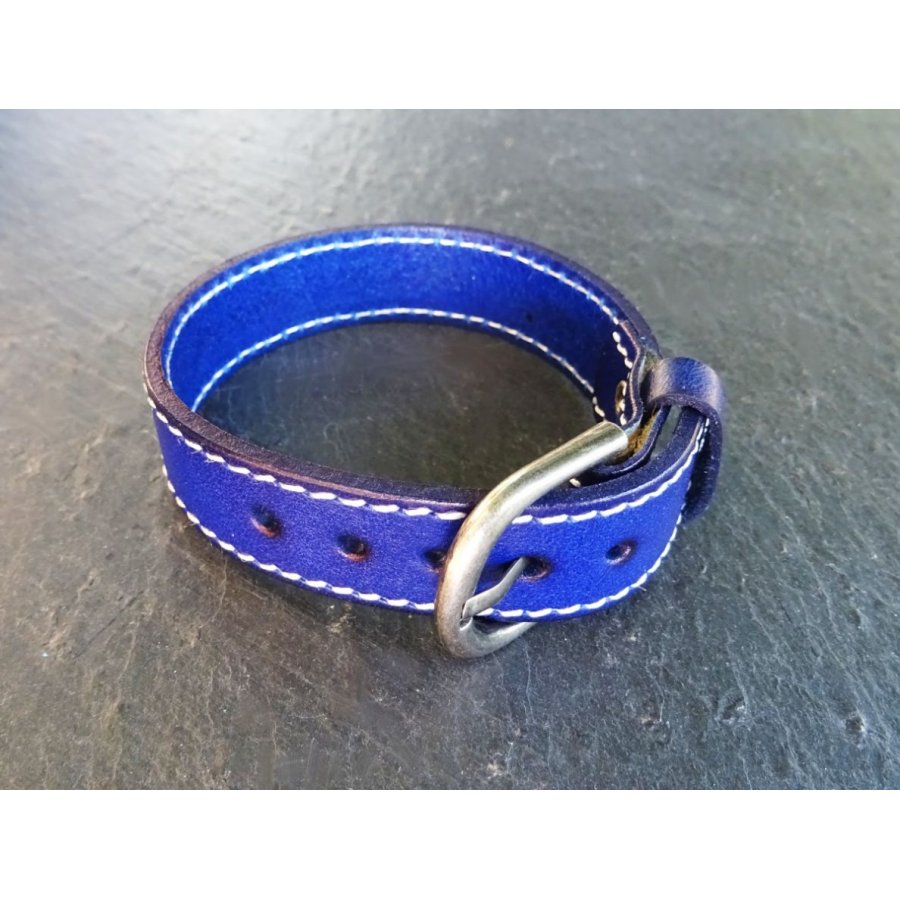 Bracelet en cuir bleu couture à personnaliser