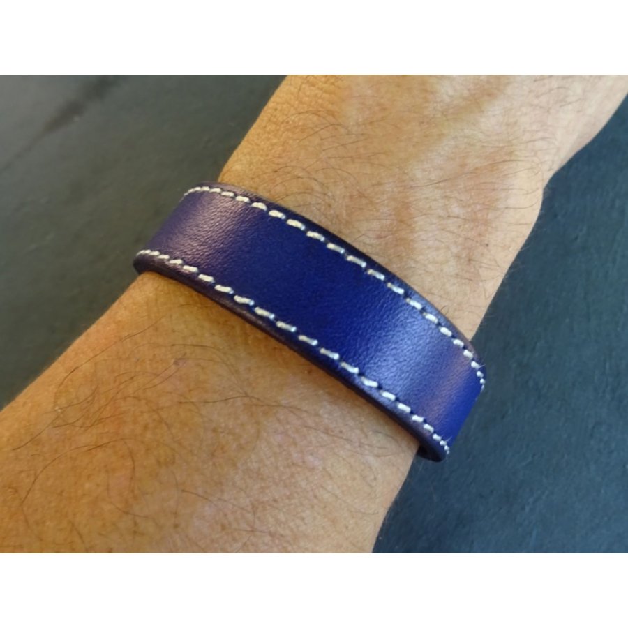 Bracelet en cuir bleu couture à personnaliser