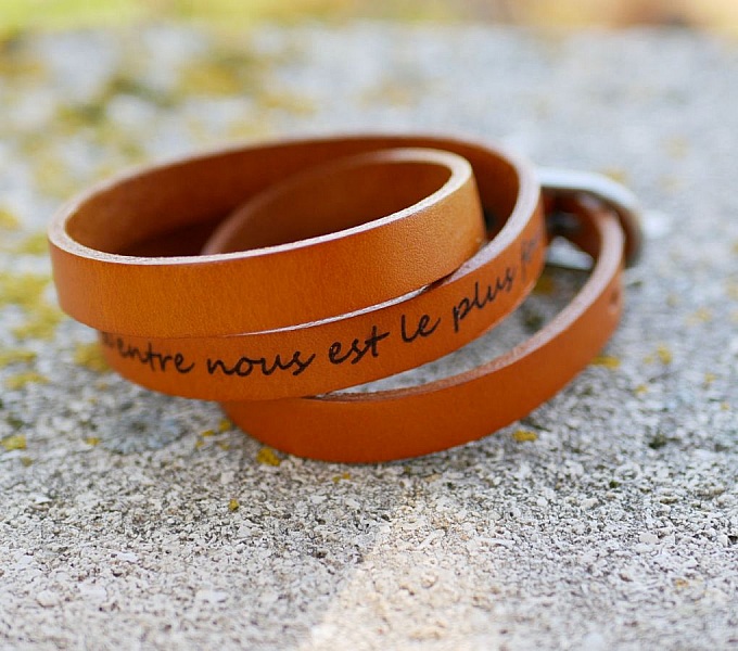 Bracelet cuir Camel triple tour &agrave; personnaliser 