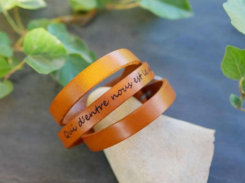 Bracelet cuir Camel triple tour &agrave; personnaliser 