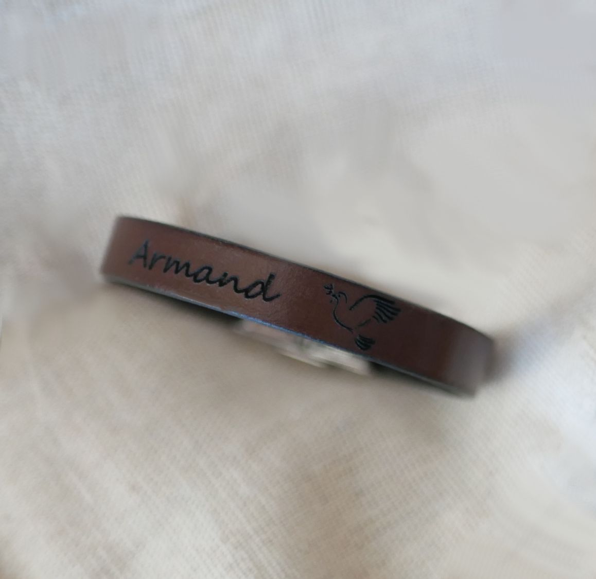 Bracelet en cuir pour communion ou baptême personnalisé au prénom 