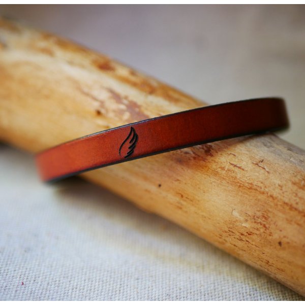 Bracelet en cuir pour communion ou baptême personnalisé au prénom 