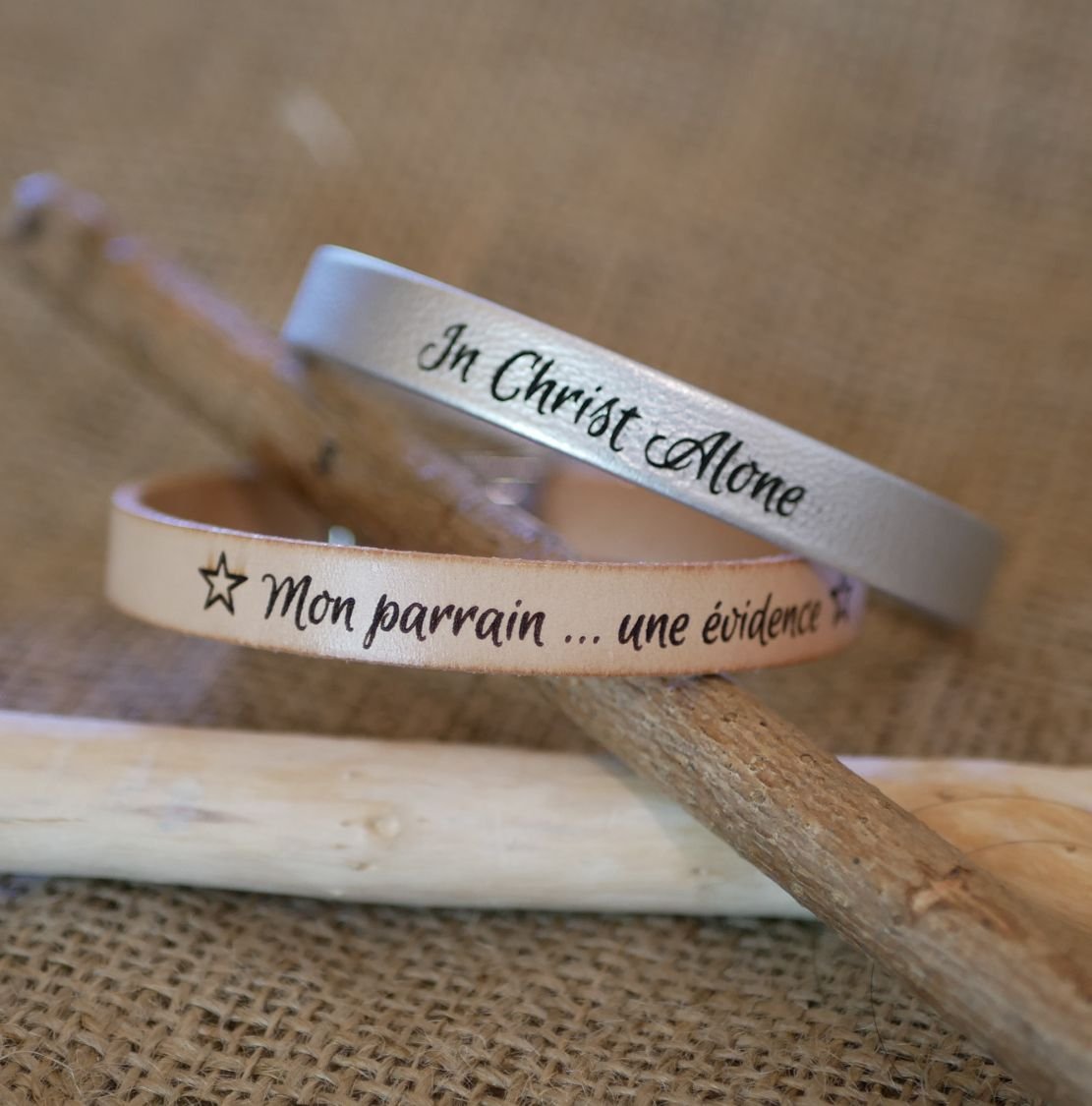 Bracelet en cuir pour communion ou baptême personnalisé au prénom 