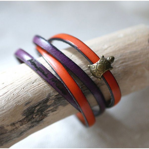 Bracelet cuir double en duo d&eacute;cor&eacute; d'une tortue bronze vielli