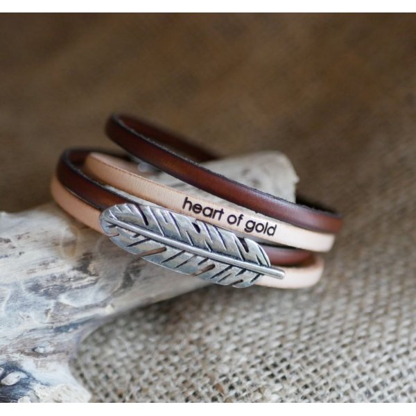 Bracelet cuir double en duo d&eacute;cor&eacute; d'une plume argent&eacute;e
