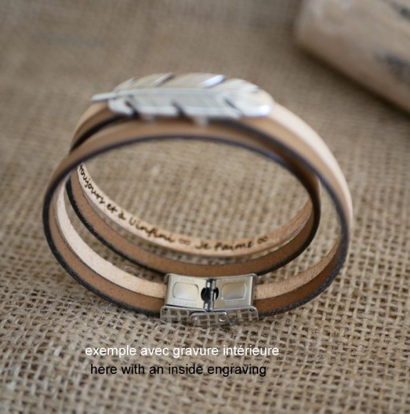 Bracelet cuir double en duo d&eacute;cor&eacute; d'une plume argent&eacute;e