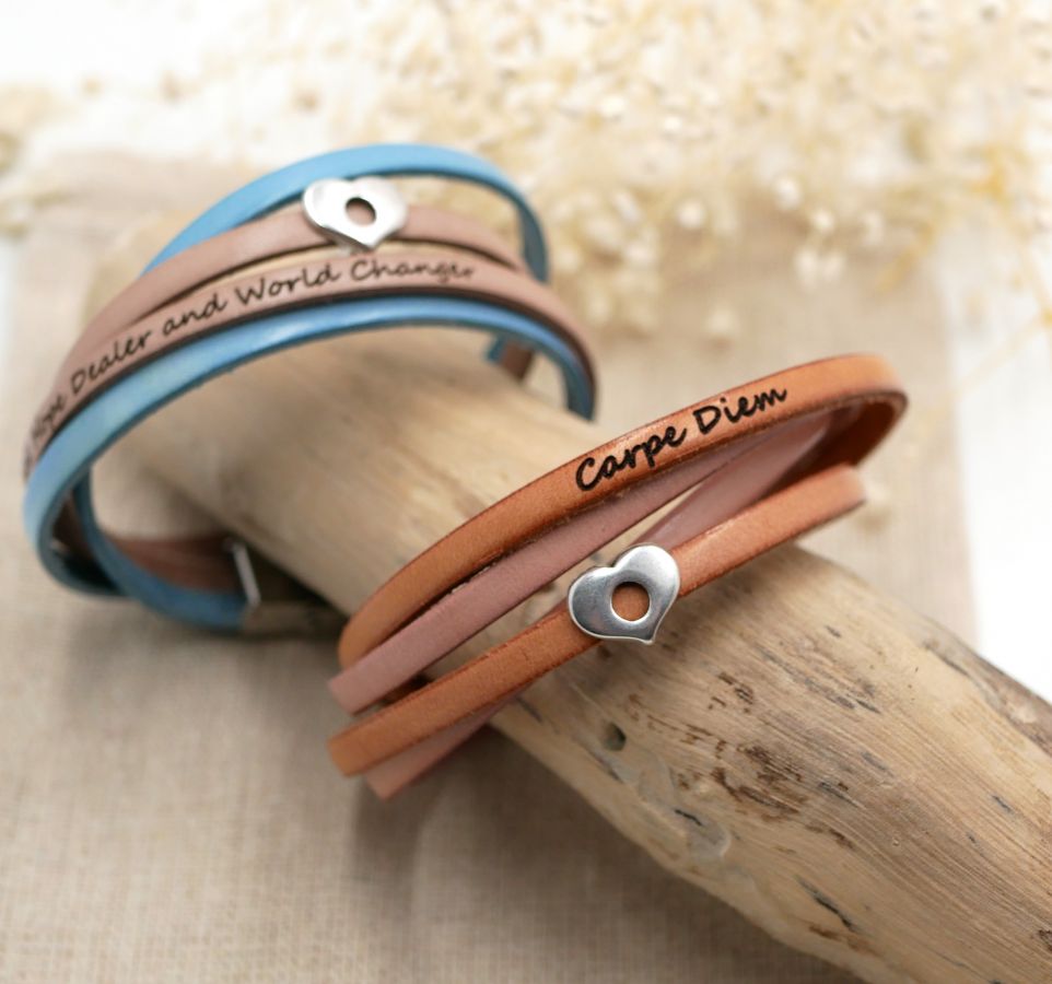 Bracelet cuir en duo de couleurs personnalisable avec coeur 