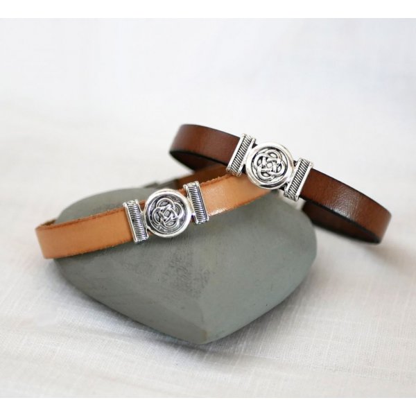 Bracelet cuir décoré noeud celtique personnalisable par gravure