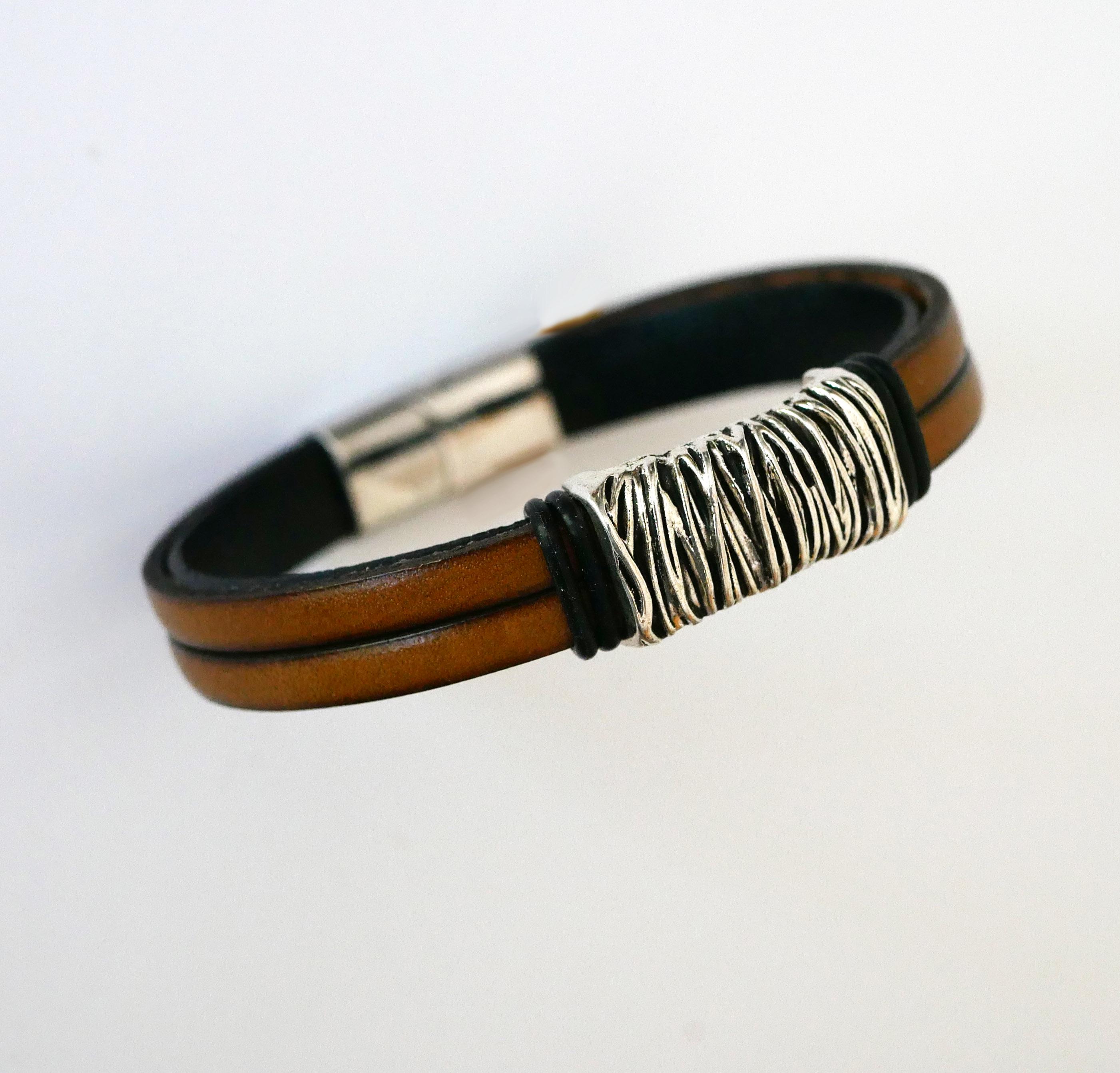 Bracelet cuir fauve doublé décor métal tressé fermoir aimanté