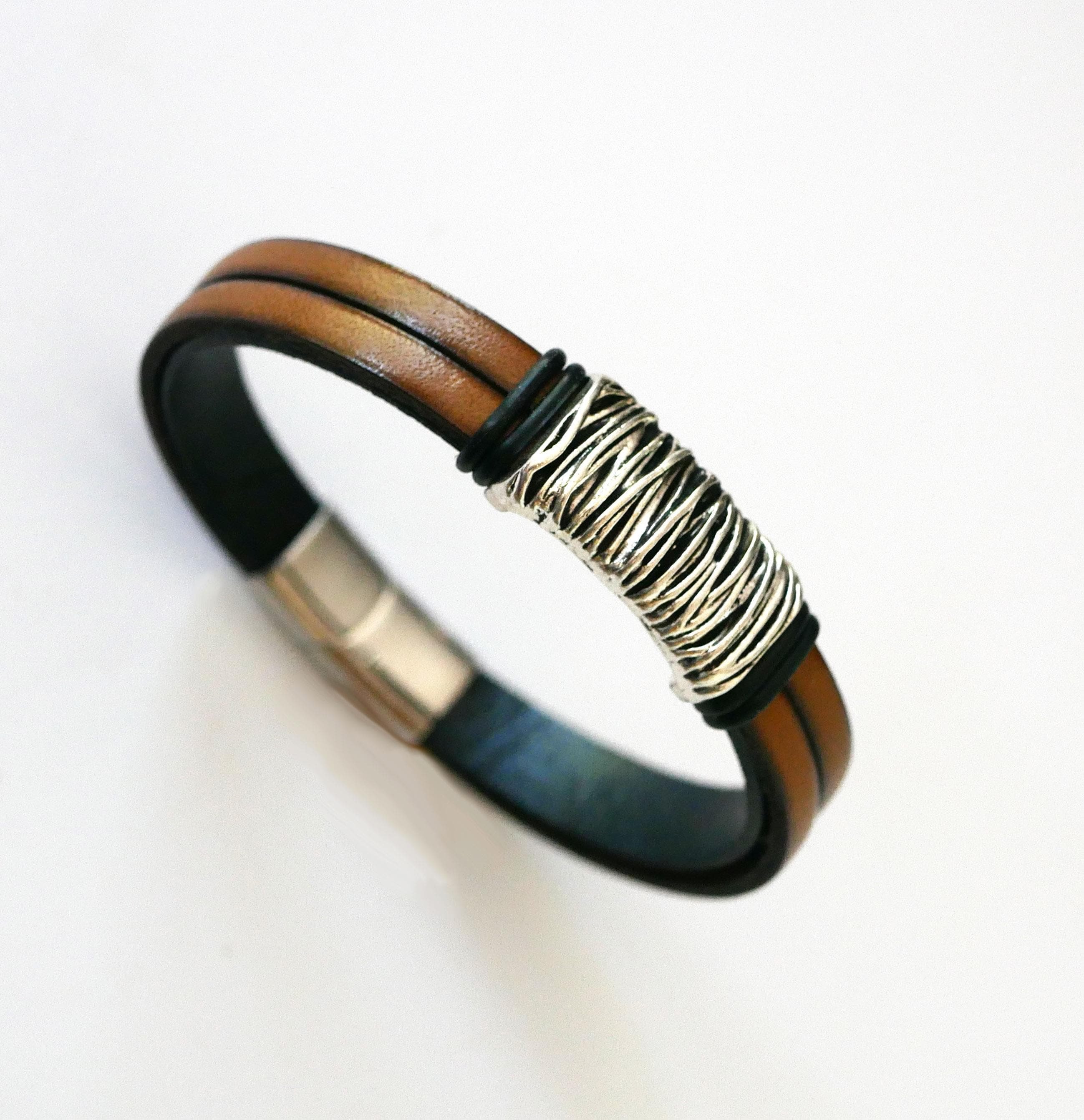 Bracelet cuir fauve doublé décor métal tressé fermoir aimanté