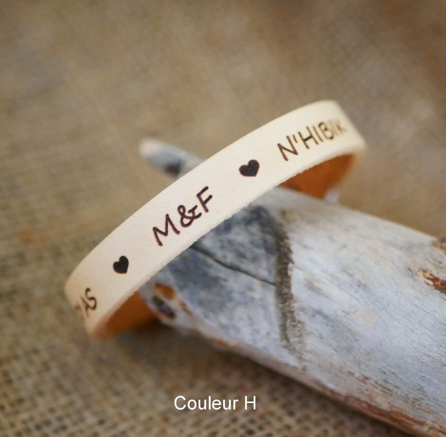 Bracelet cuir femme personnalisé par gravure Fête des Mères fermoir doré