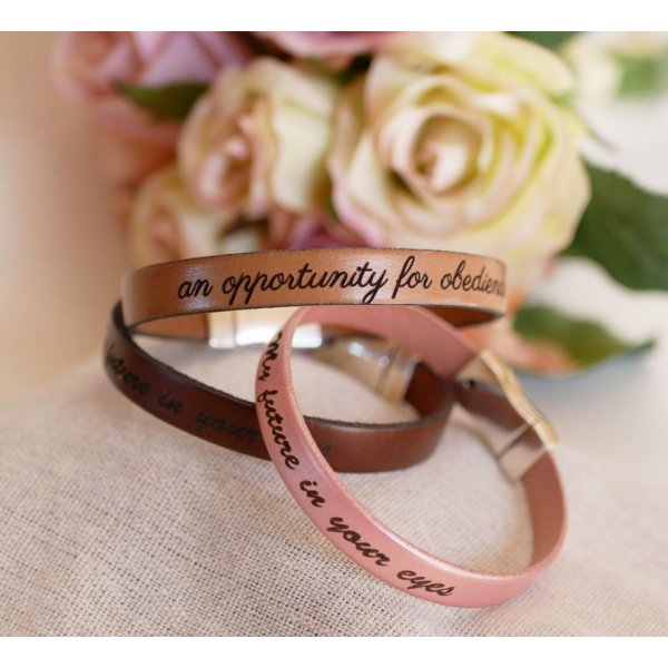 Bracelet cuir femme personnalisé gravé et sur mesure