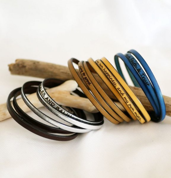 Bracelet femme en cuir fin 3 tours personnalis&eacute;