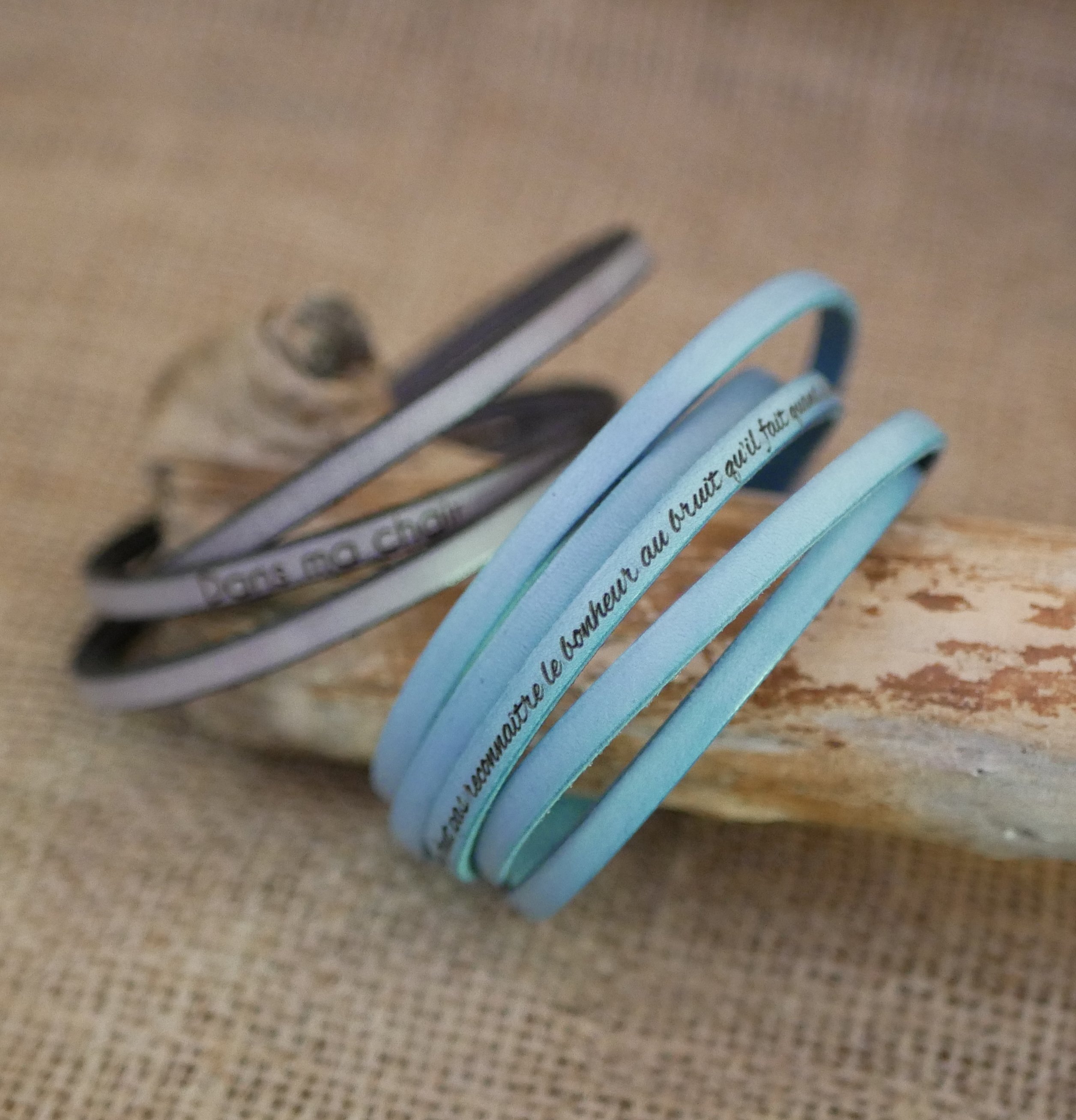 Bracelet cuir fin en 5 tours pour homme ou femme gravé personnalisé de prénoms