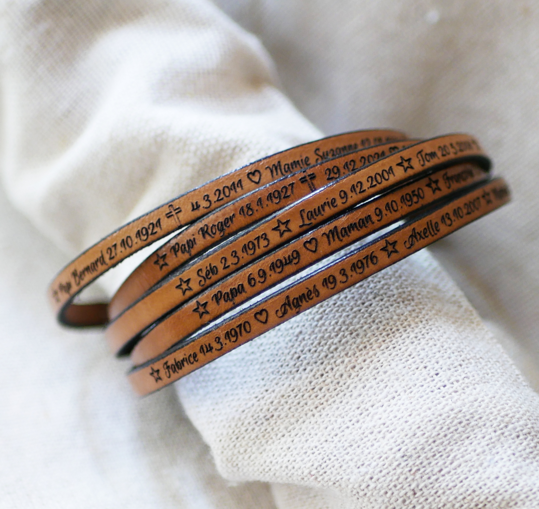 Bracelet cuir fin en 5 tours pour homme ou femme gravé personnalisé de prénoms