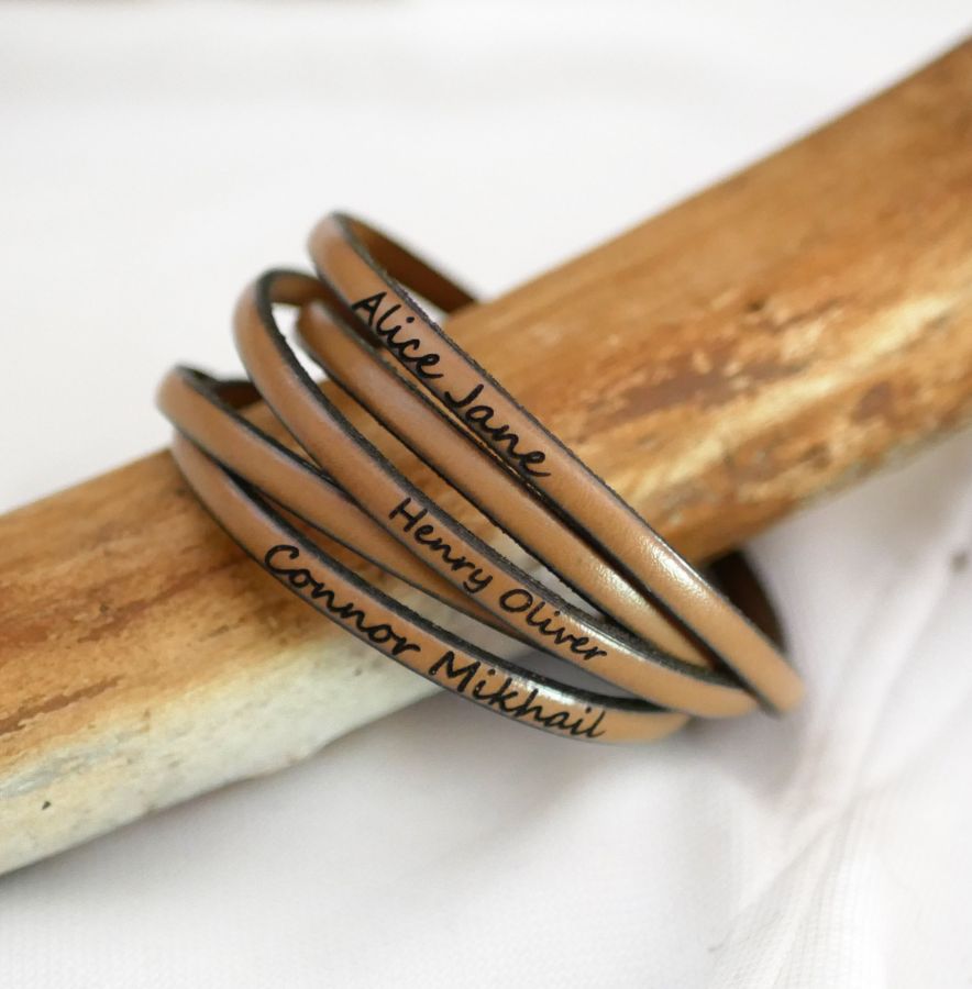 Bracelet cuir fin en 5 tours pour homme ou femme gravé personnalisé de prénoms