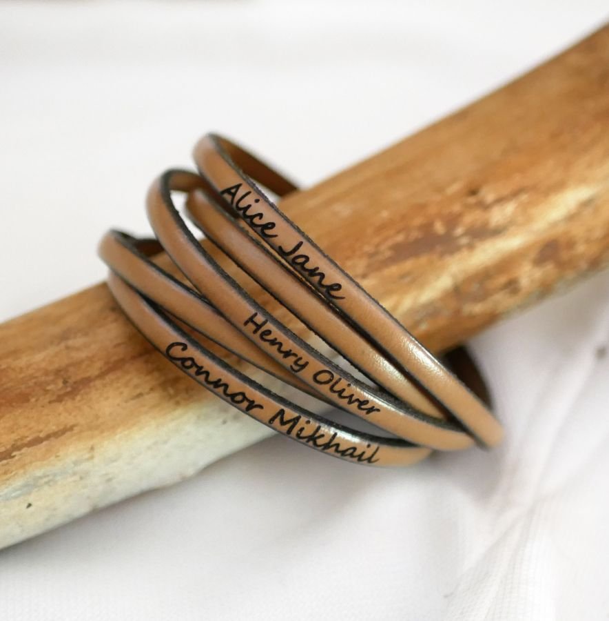 Bracelet cuir fin en 5 tours pour homme ou femme gravé personnalisé de prénoms