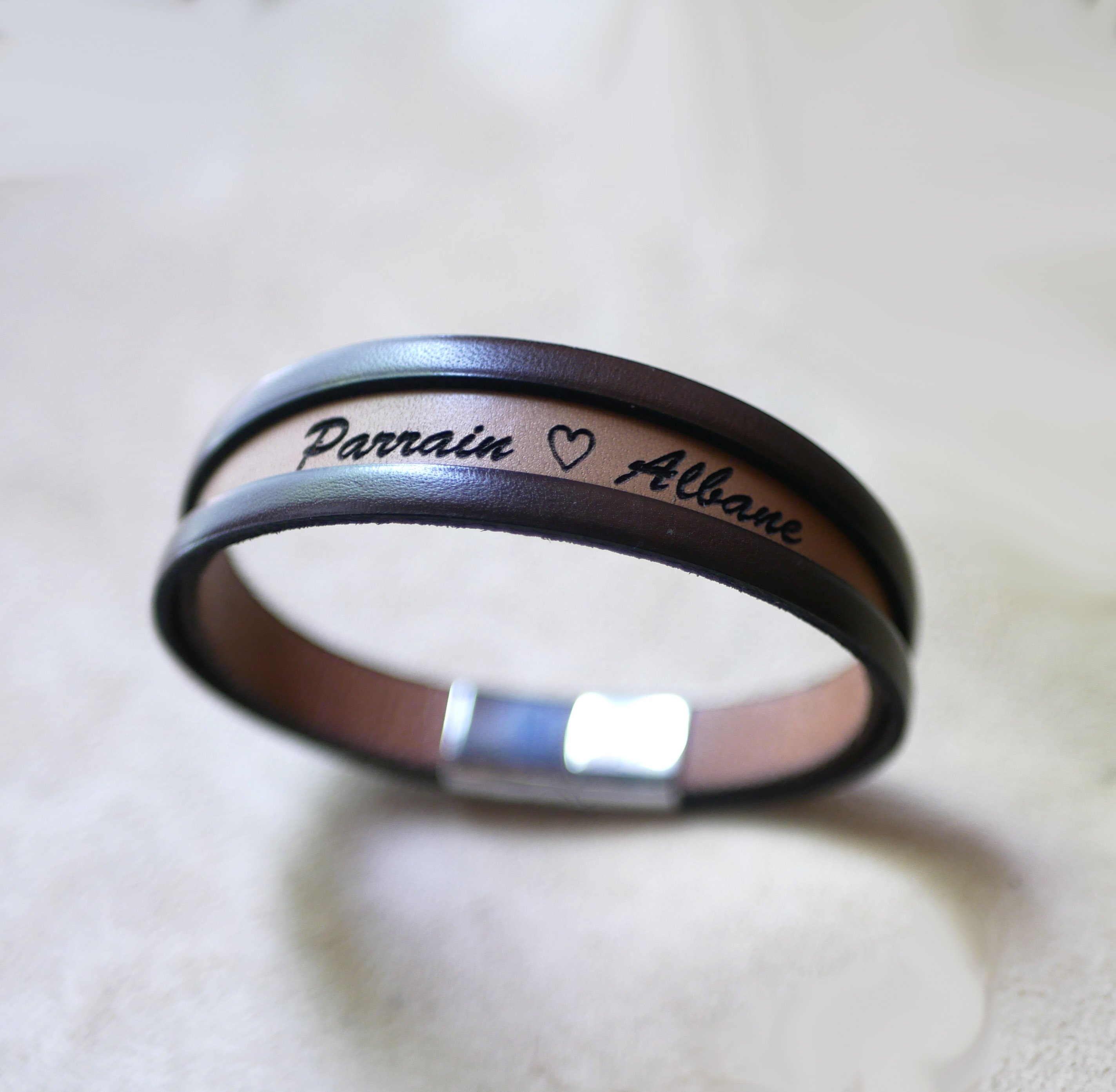 Bracelet cuir homme bicolore avec message grav&eacute; cach&eacute;