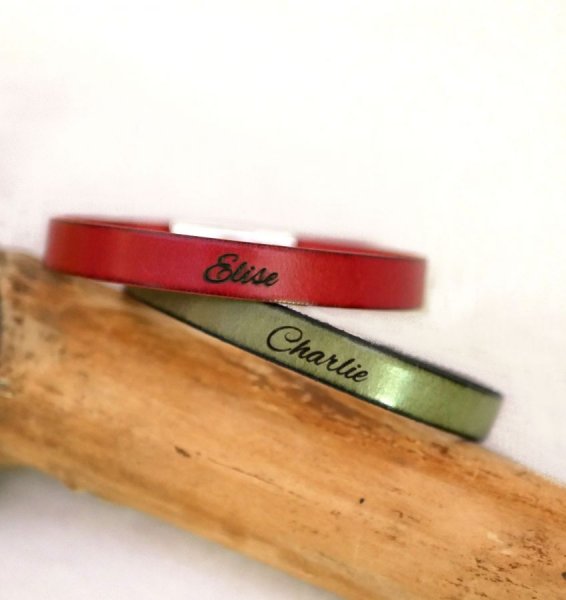 Bracelet cuir mixte grav&eacute; fermoir en T couleur au choix
