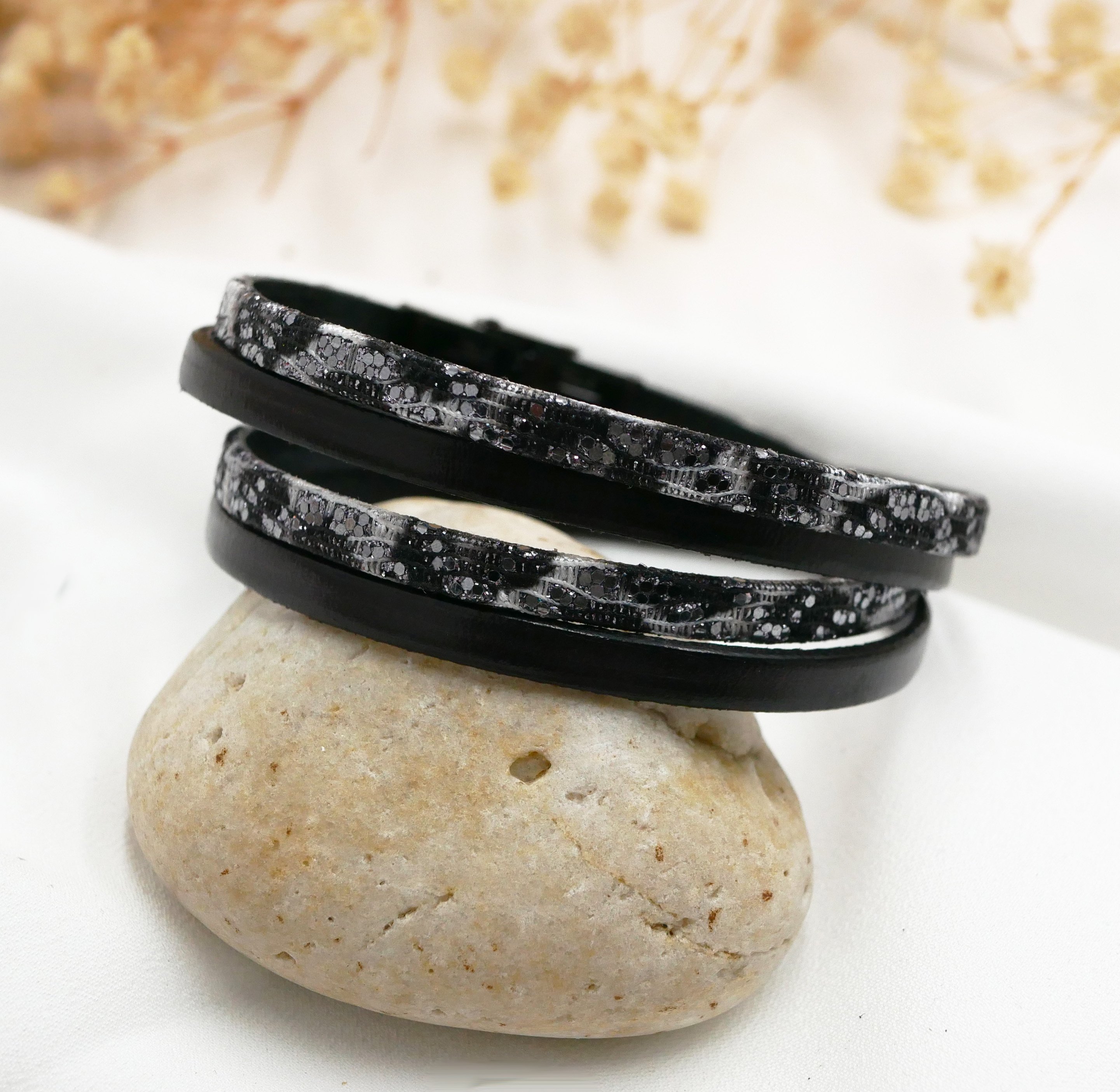 Bracelet cuir Noir argent&eacute; paillet&eacute;s double tour &agrave; personnaliser