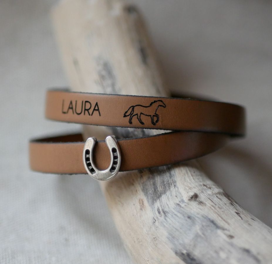 Bracelet cuir personnalisé décoré d'un petit Fer à cheval 