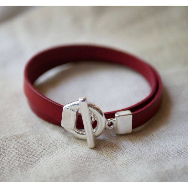 Bracelet cuir double tour à l'élégant fermoir en T argenté personnalisable