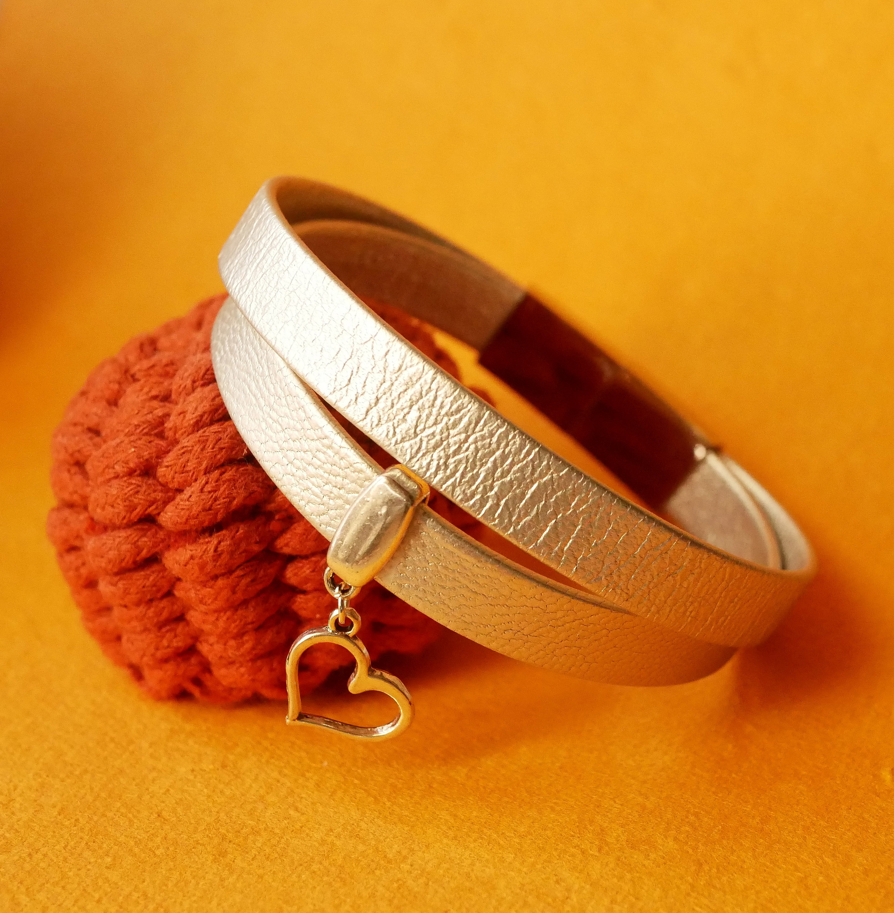 Bracelet cuir souple double argent&eacute; au pendentif au choix