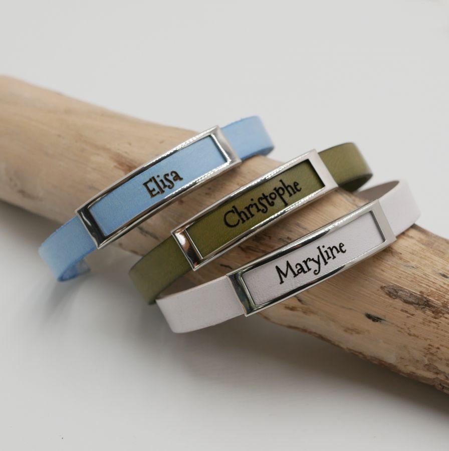 Bracelet cuir à cadre acier inoxydable gravé d'un prénom ou d'un mot 