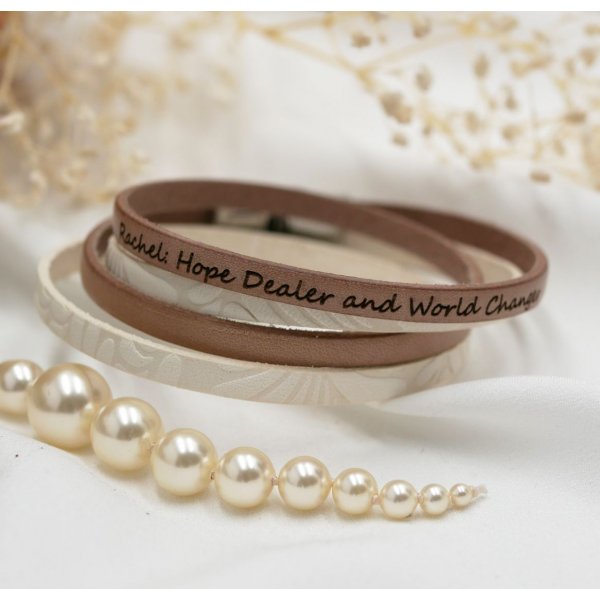 Bracelet double cuir blanc à relief et  couleur au choix à personnaliser par gravure