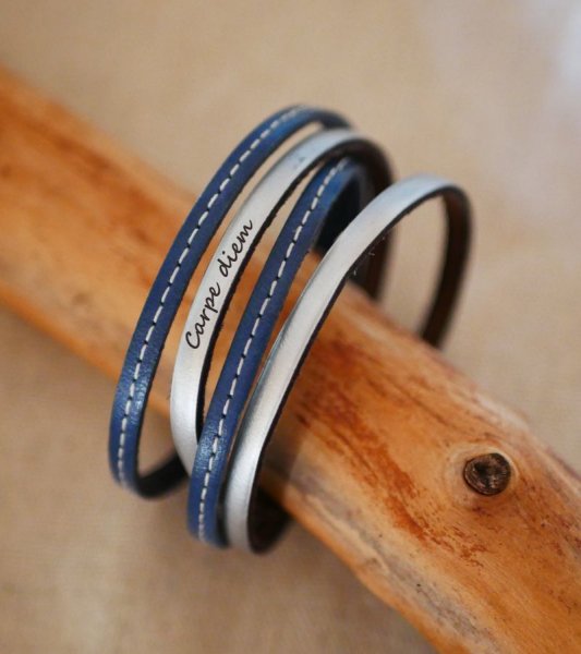 Bracelet double cuir bleu à surpiqûres et couleur au choix à personnaliser par gravure