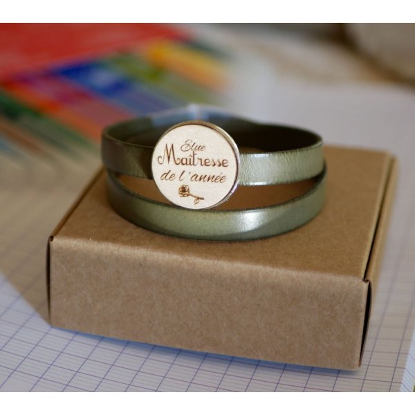Bracelet double cuir avec cabochon bois gravé à personnaliser