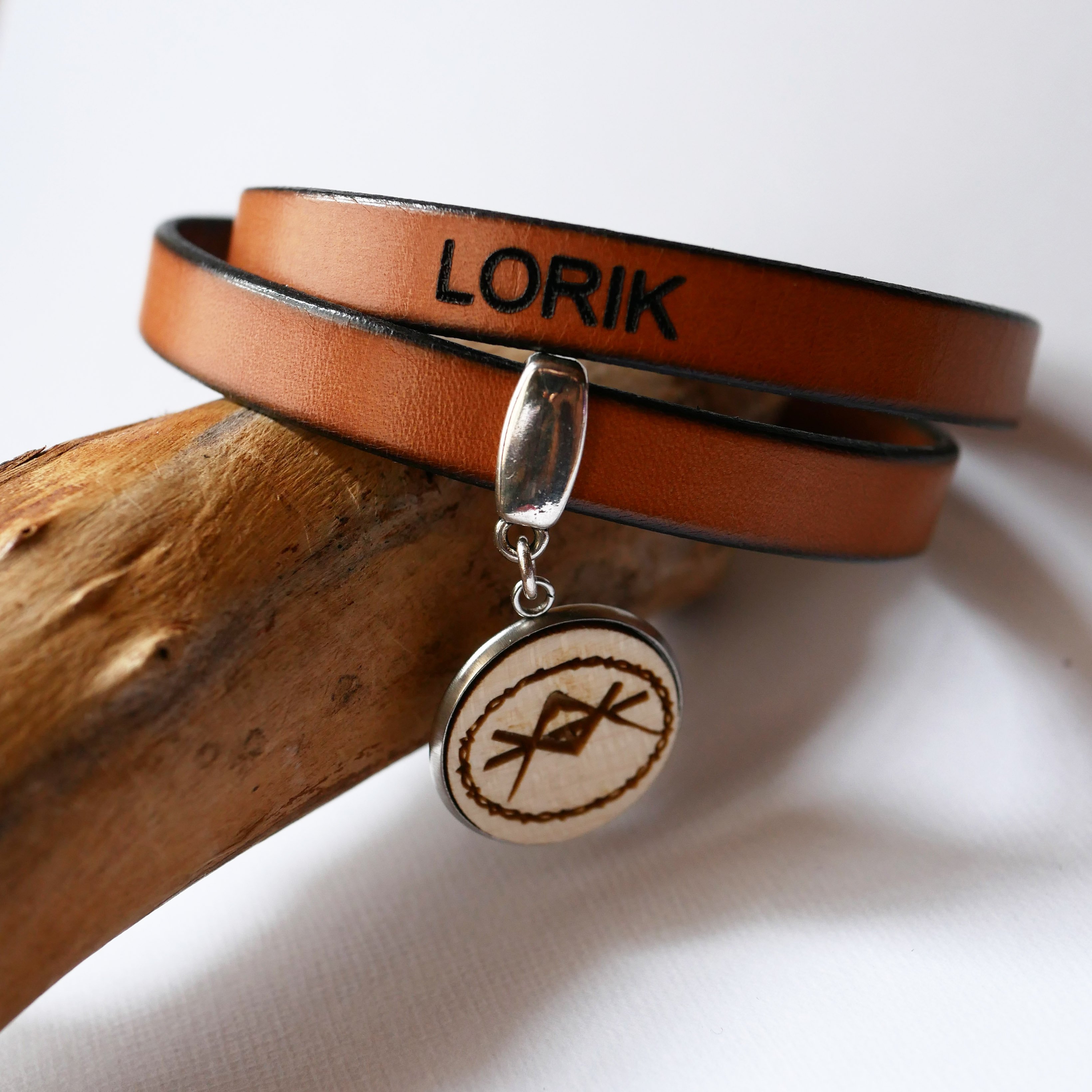 Bracelet double cuir personnalisé avec Cabochon en bois à graver