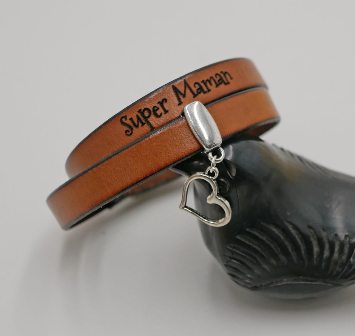 Bracelet double cuir personnalisé à graver avec pendentif au choix