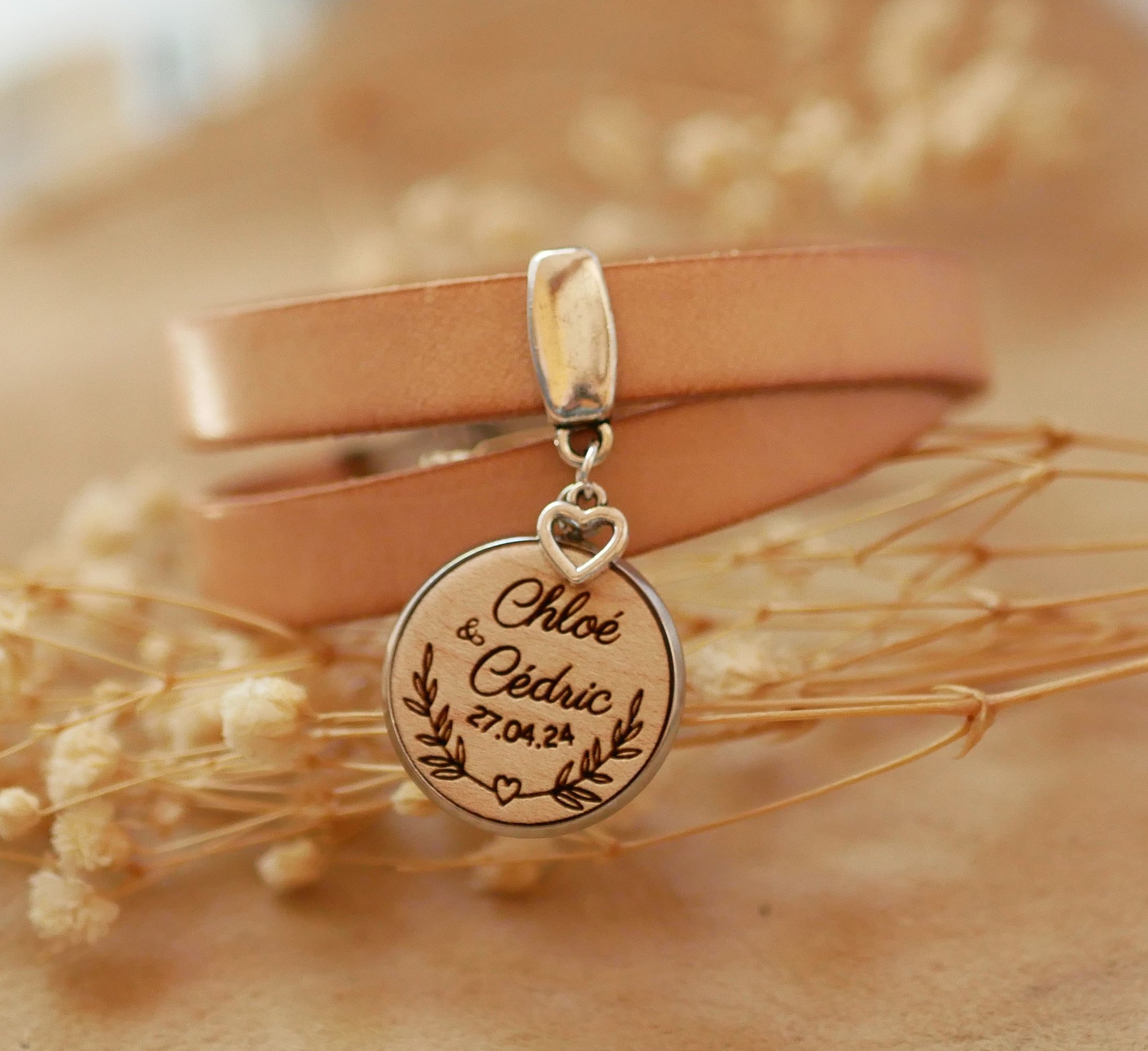 Bracelet double cuir personnalis&eacute; avec Cabochon en bois &agrave; graver