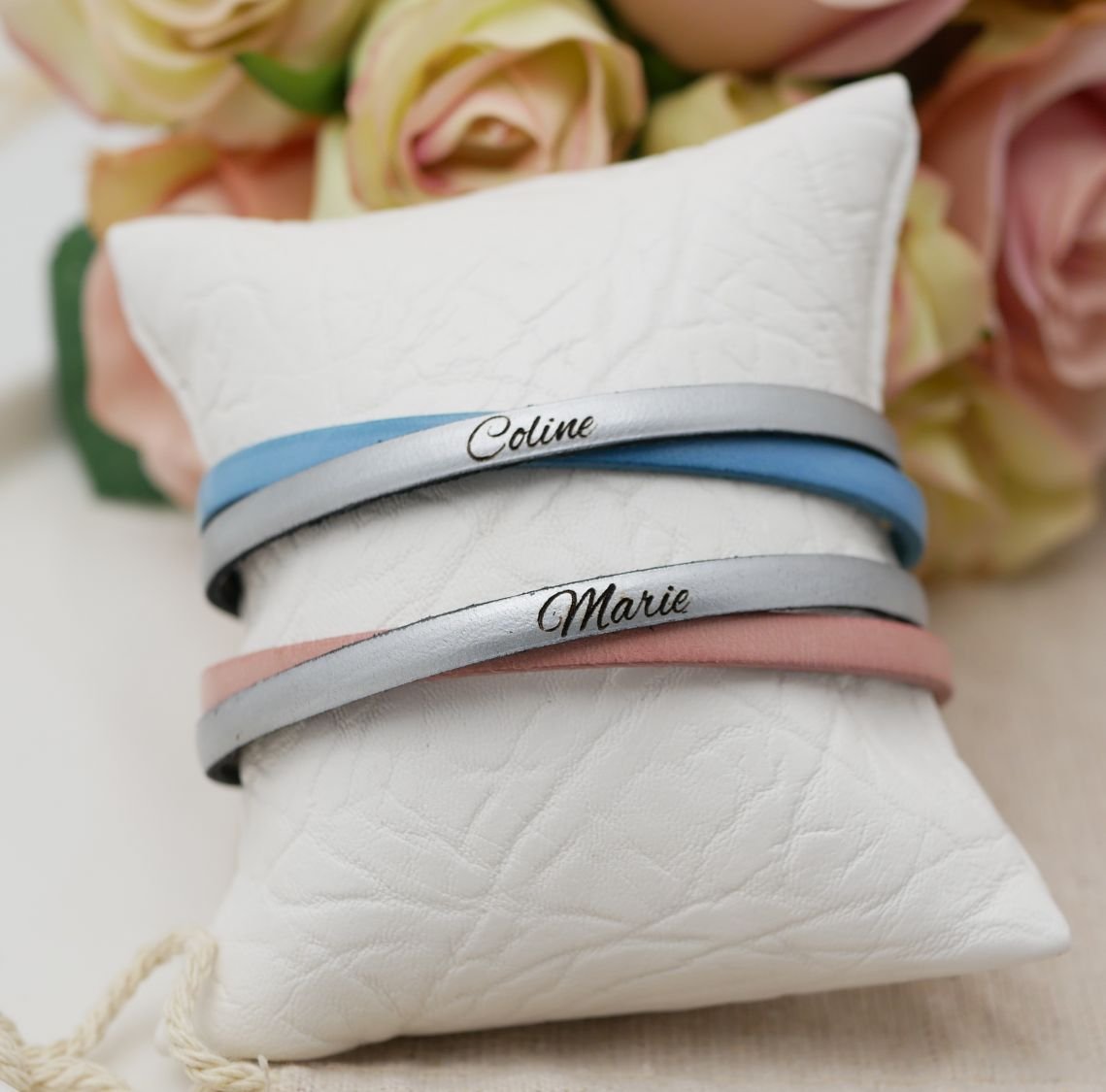 Bracelet personnalisé duo de cuirs croisés pour fille ou femme 