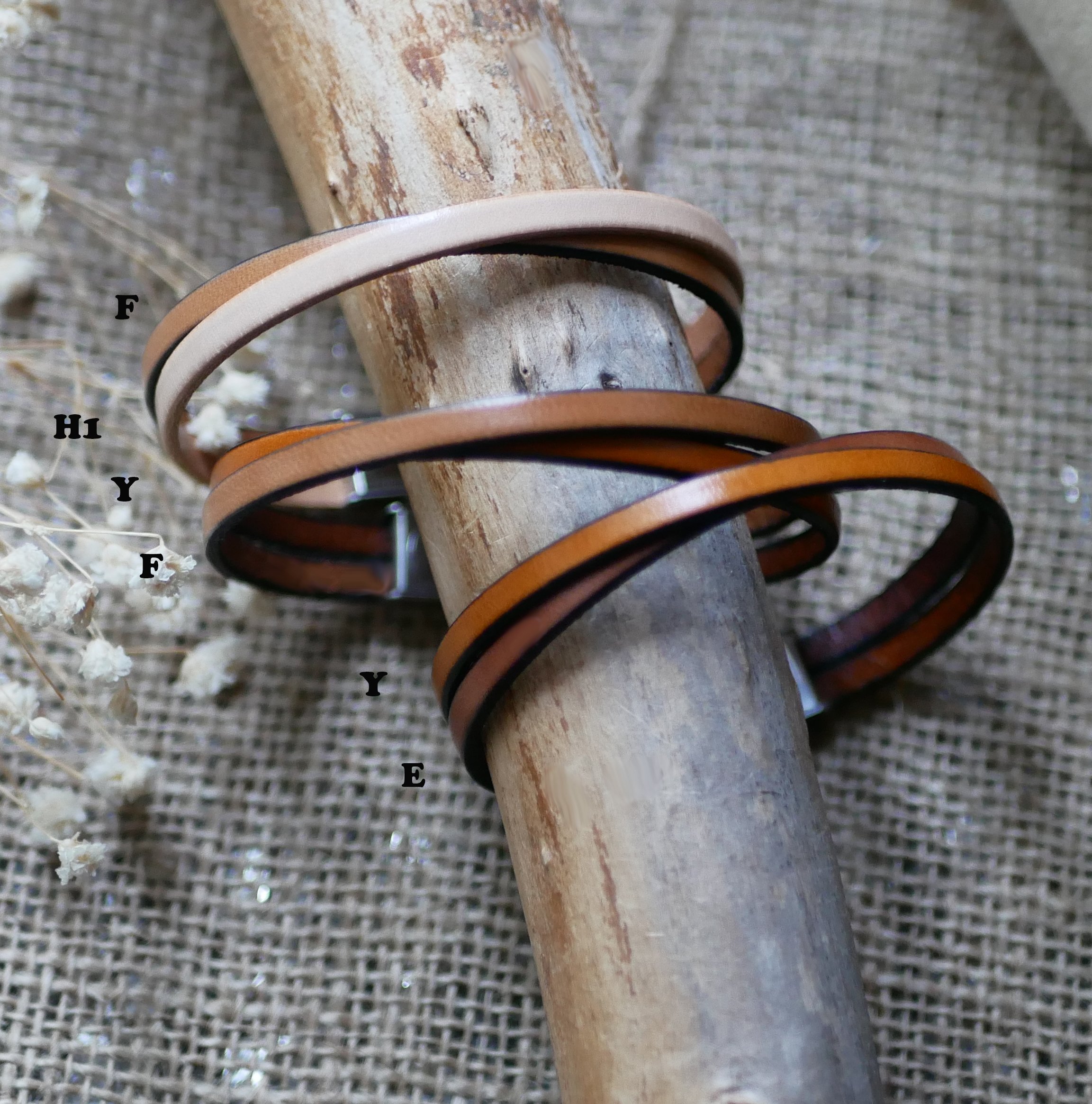 Bracelet duo de cuir crois&eacute; Twist personnalisable par gravure femme ou homme