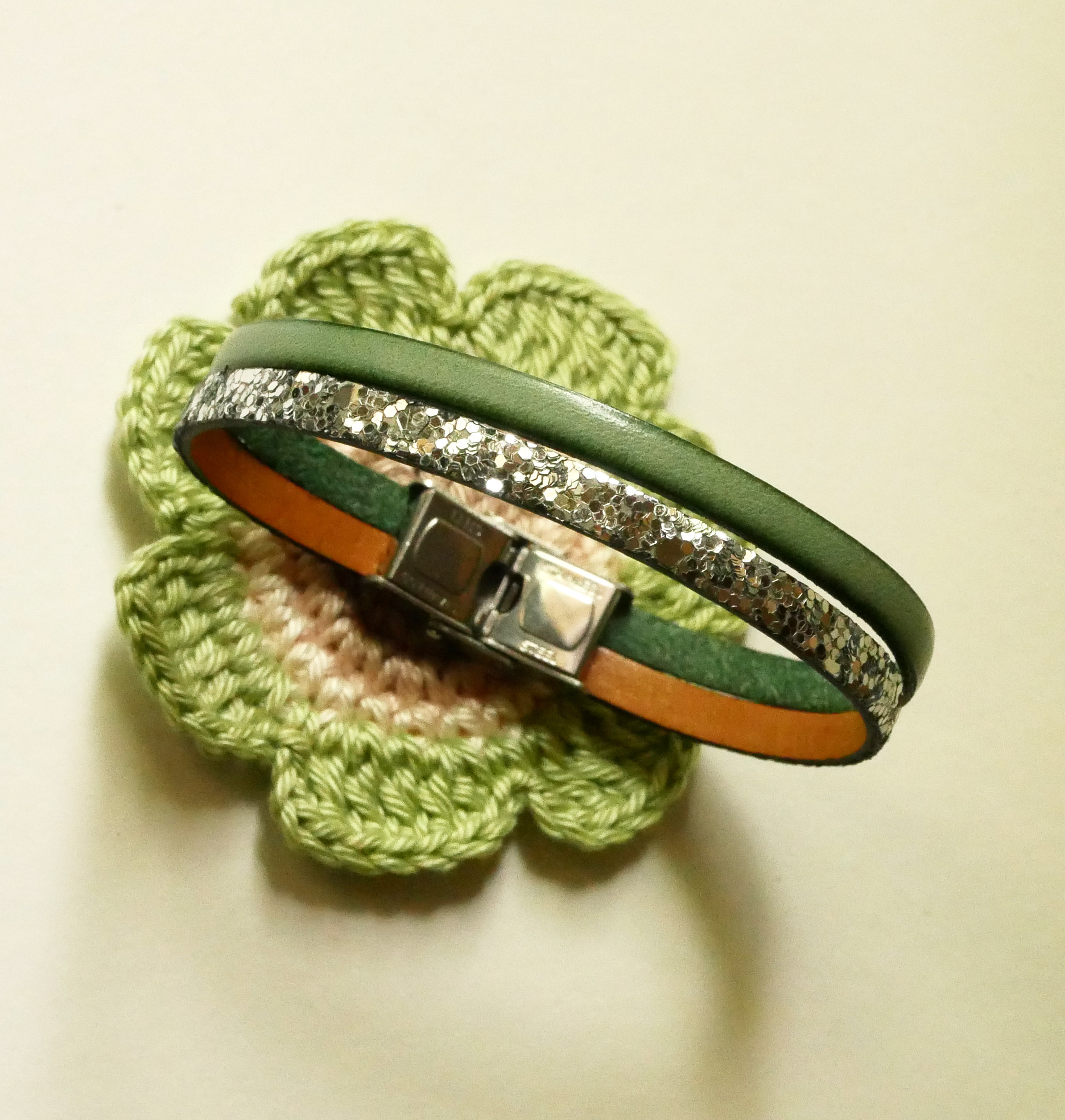 Bracelet duo de cuirs pailletes argentées et couleur au choix