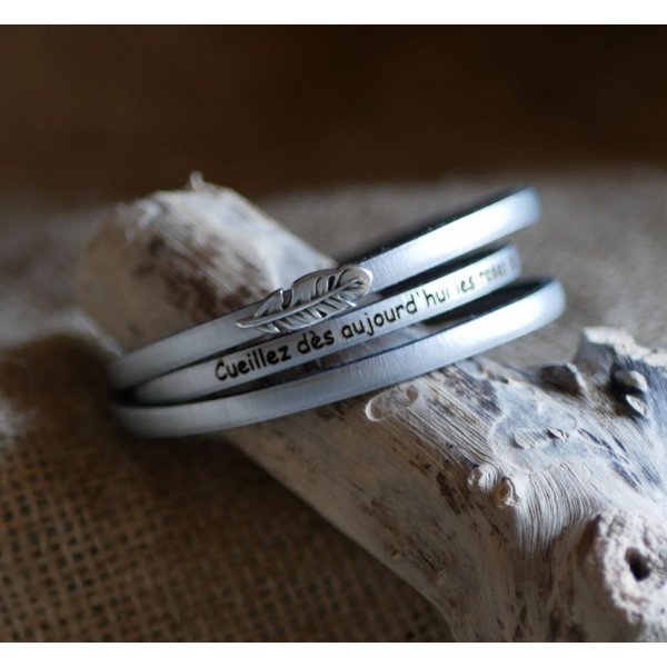 Bracelet femme cuir bohème décor plume 3 tours personnalisable
