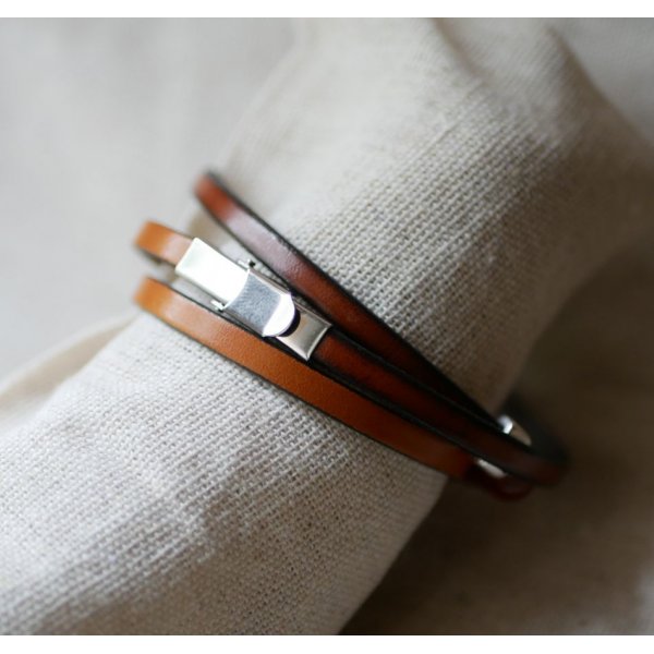 Bracelet femme cuir marron et perles Rouges, un triple tour à personnaliser 