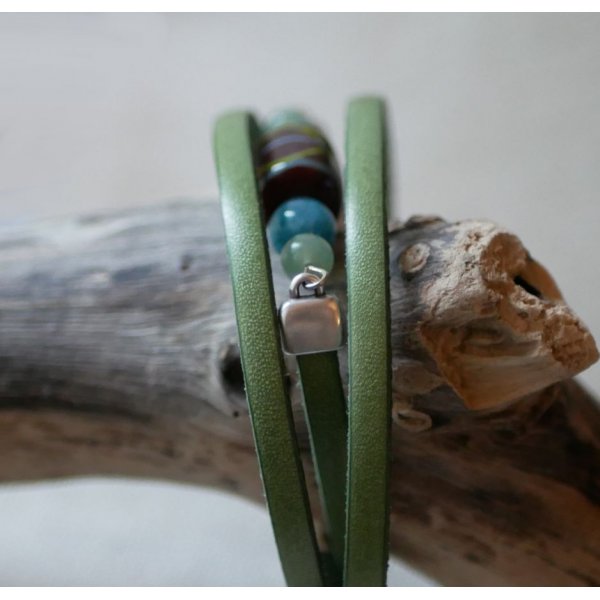 Bracelet femme cuir et perles Céramique Vert olivine triple tours à personnaliser 