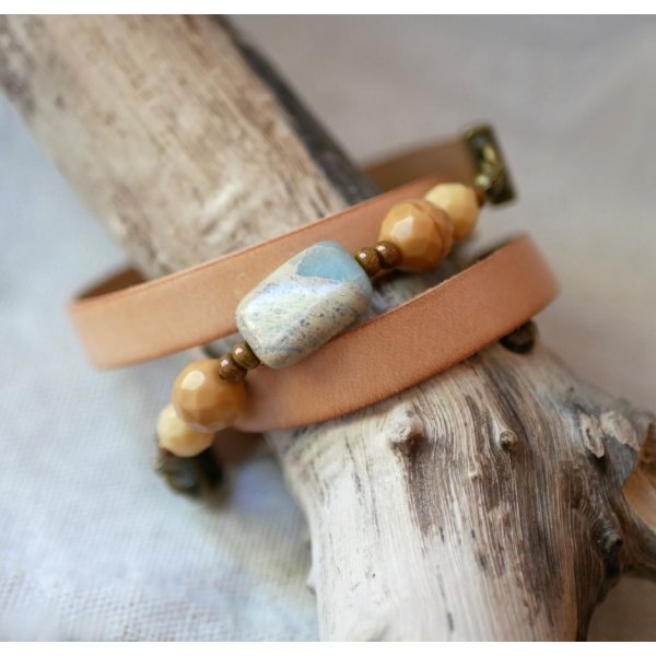 Bracelet femme cuir et perles beige triple tours à personnaliser 