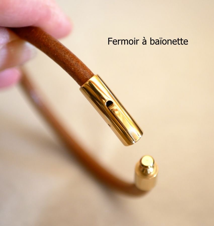 Bracelet femme cuir rond personnalisé par gravure