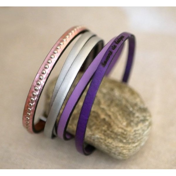 Bracelet femme en cuir rose métallisé à billes argentées 